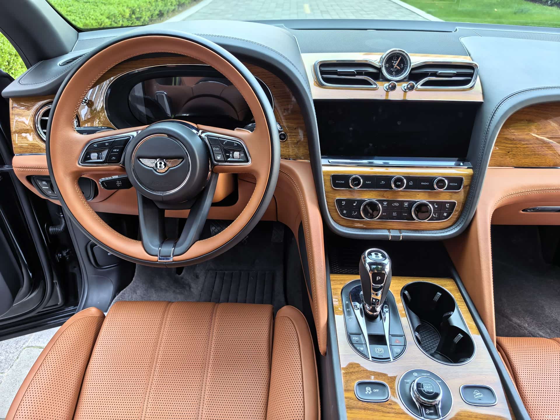 Bentley Bentayga, 2021 41