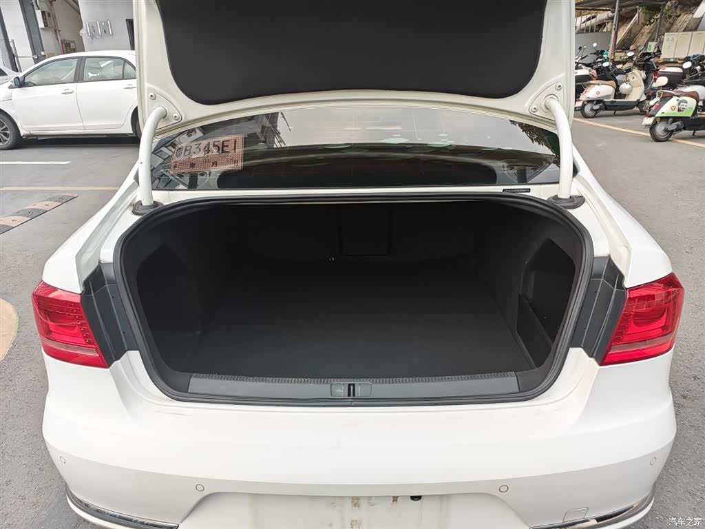 Volkswagen Magotan, 2014 16