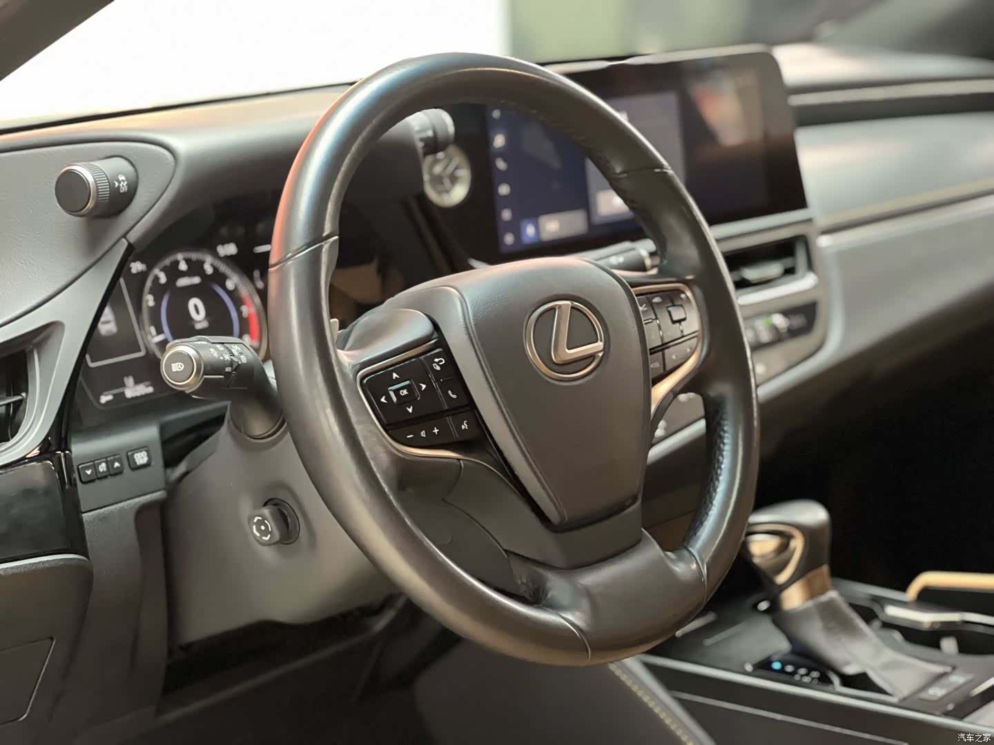 Lexus ES, 2023 7