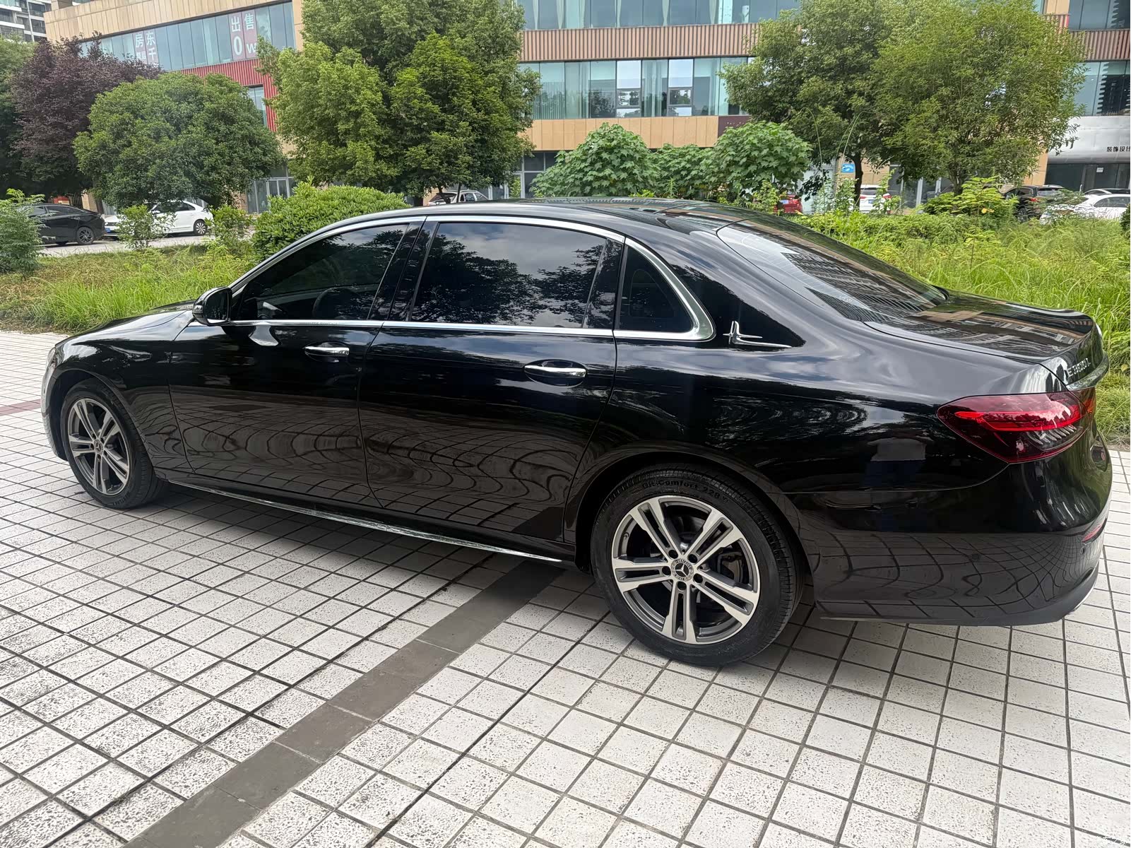 Mercedes-Benz E-Class, 2021 3
