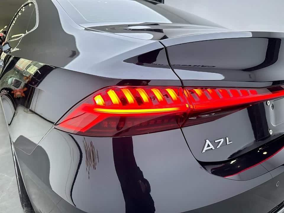 Audi A7L