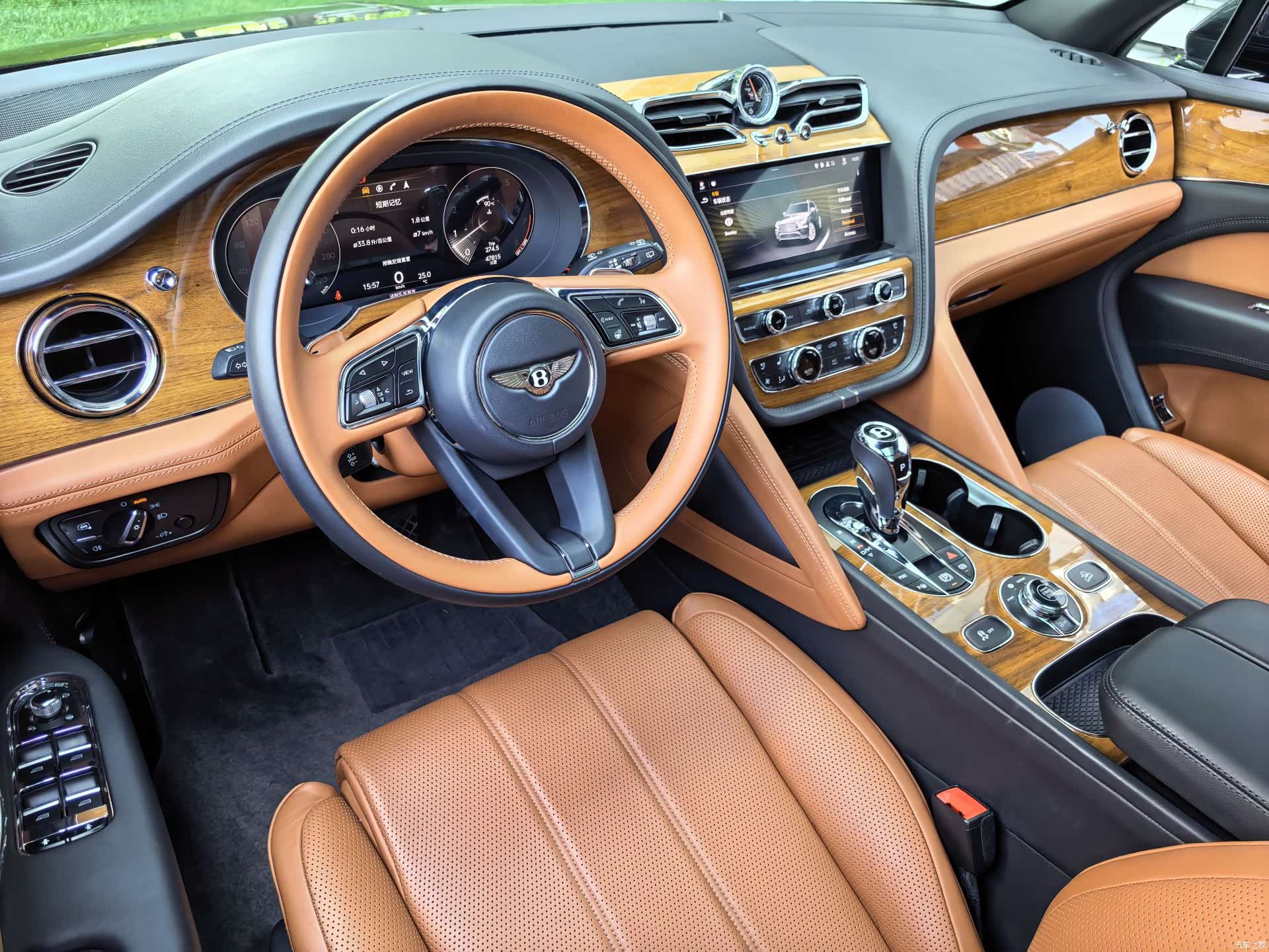 Bentley Bentayga, 2021 25