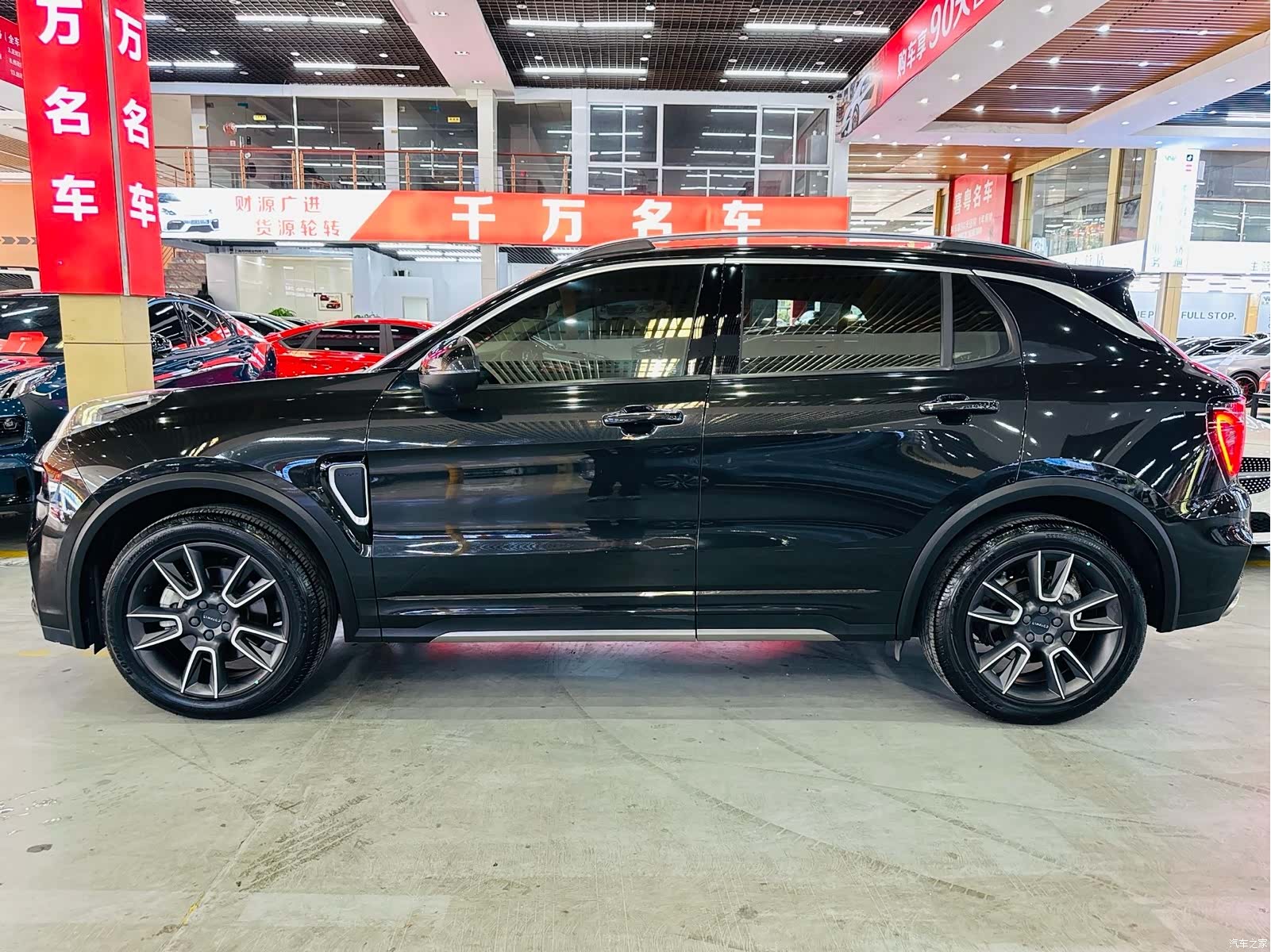 Lynk & Co 01, 2021 все фото