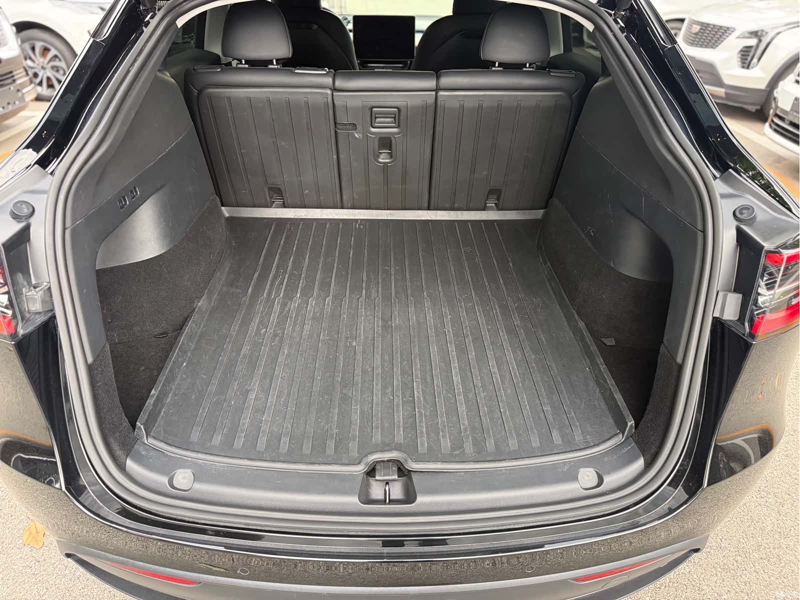 Tesla Model Y, 2023 10