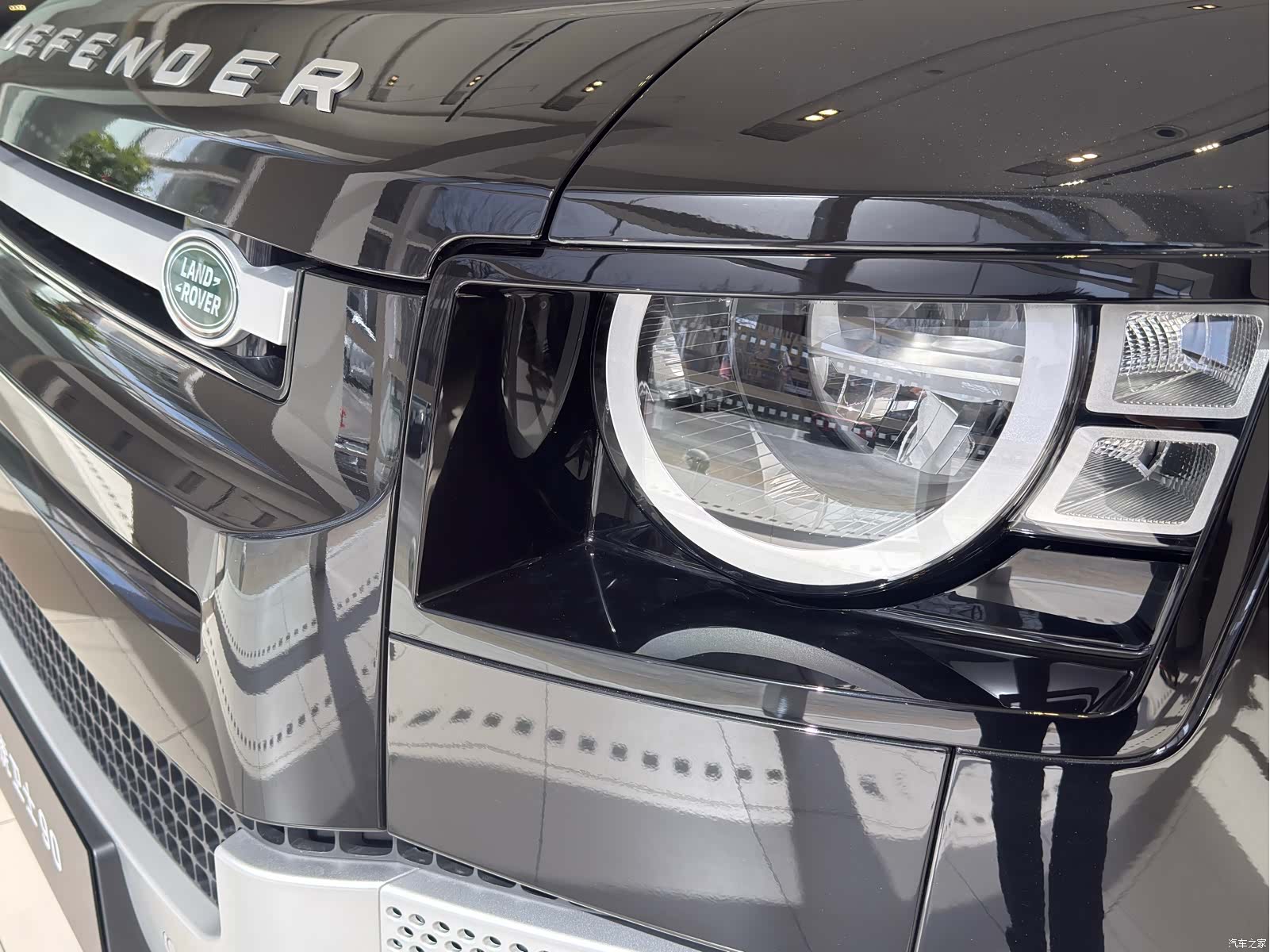 Land Rover Defender, 2026 7