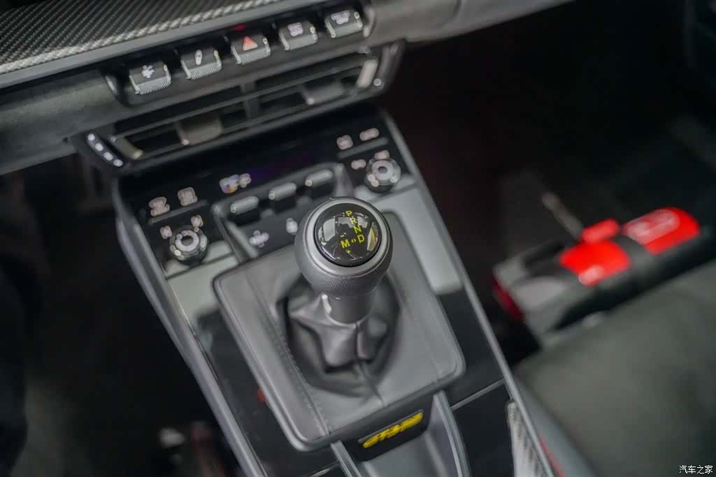Porsche 911, 2025 16