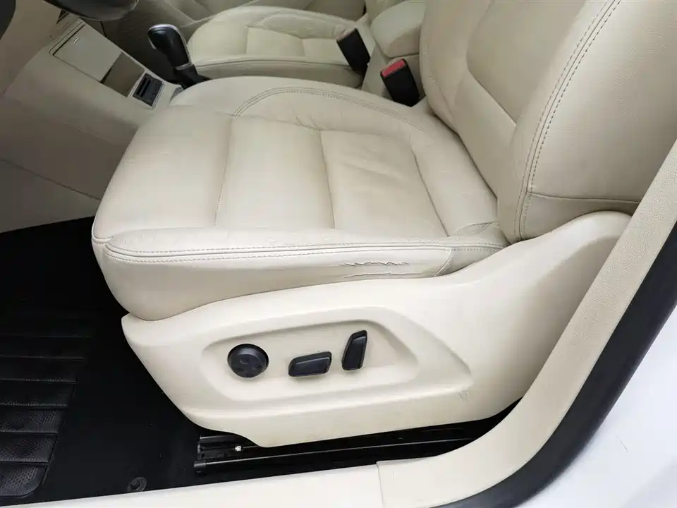 Volkswagen Tiguan Volkswagen Tiguan