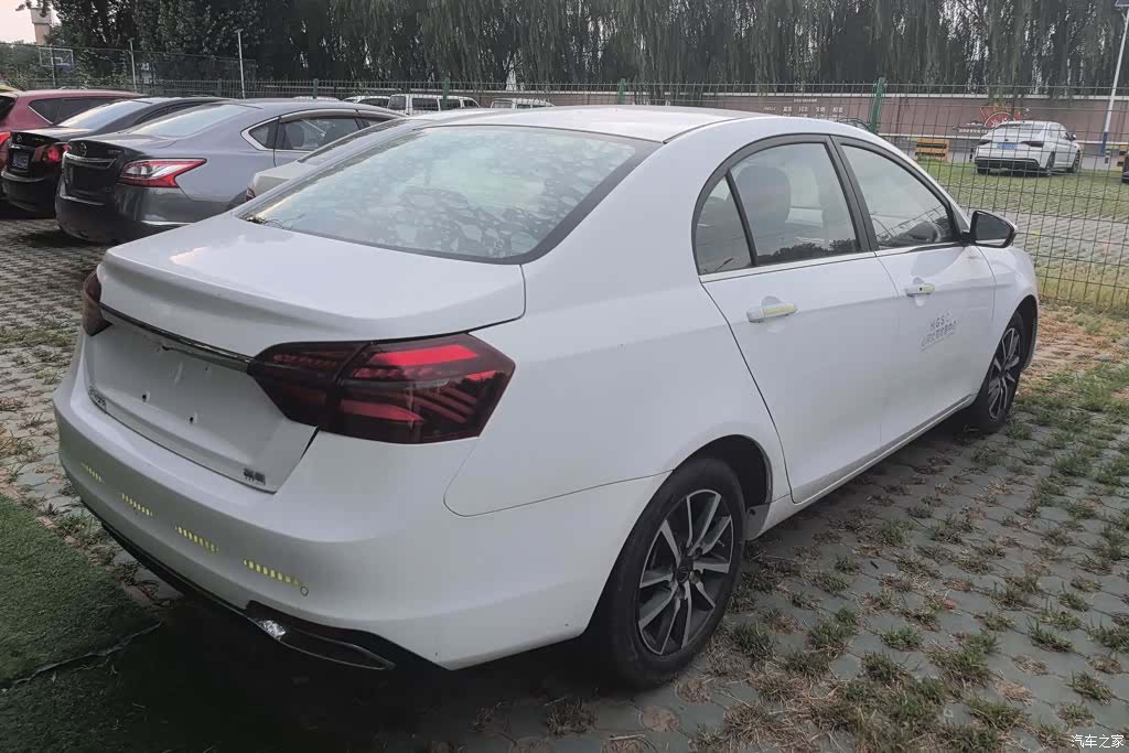 Geely Emgrand, 2019 3