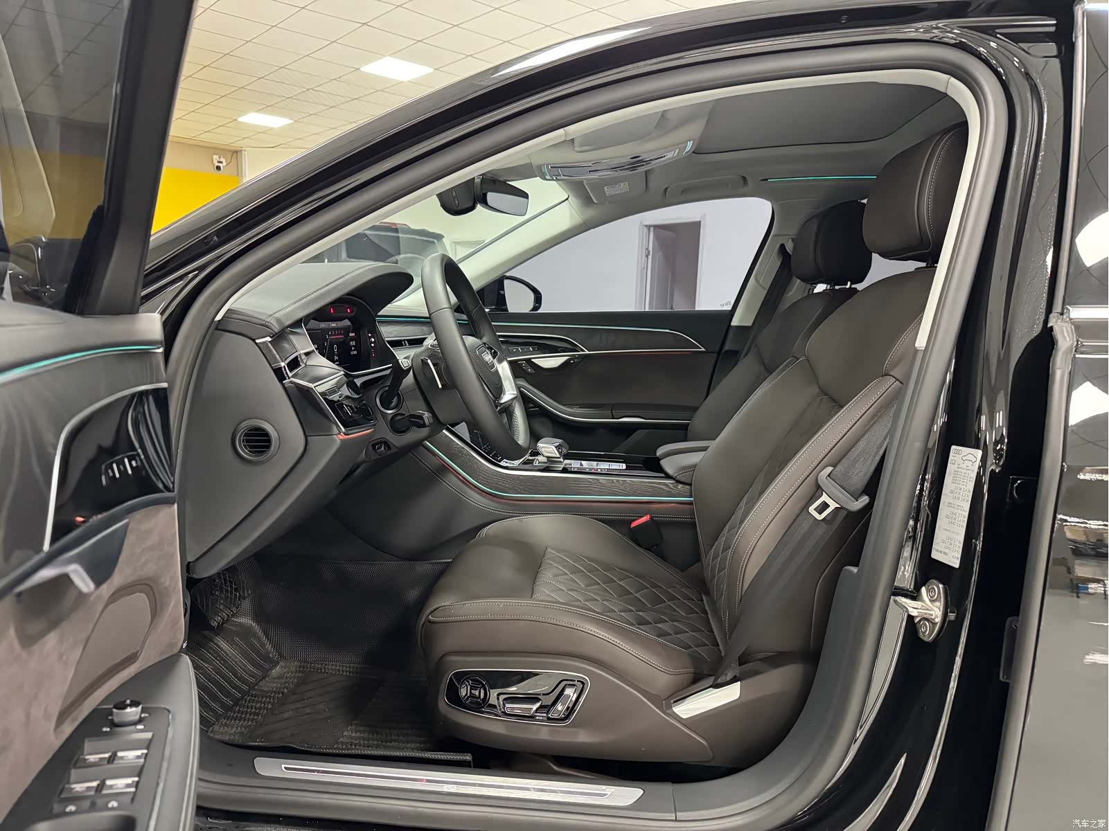 Audi A8L, 2025 4