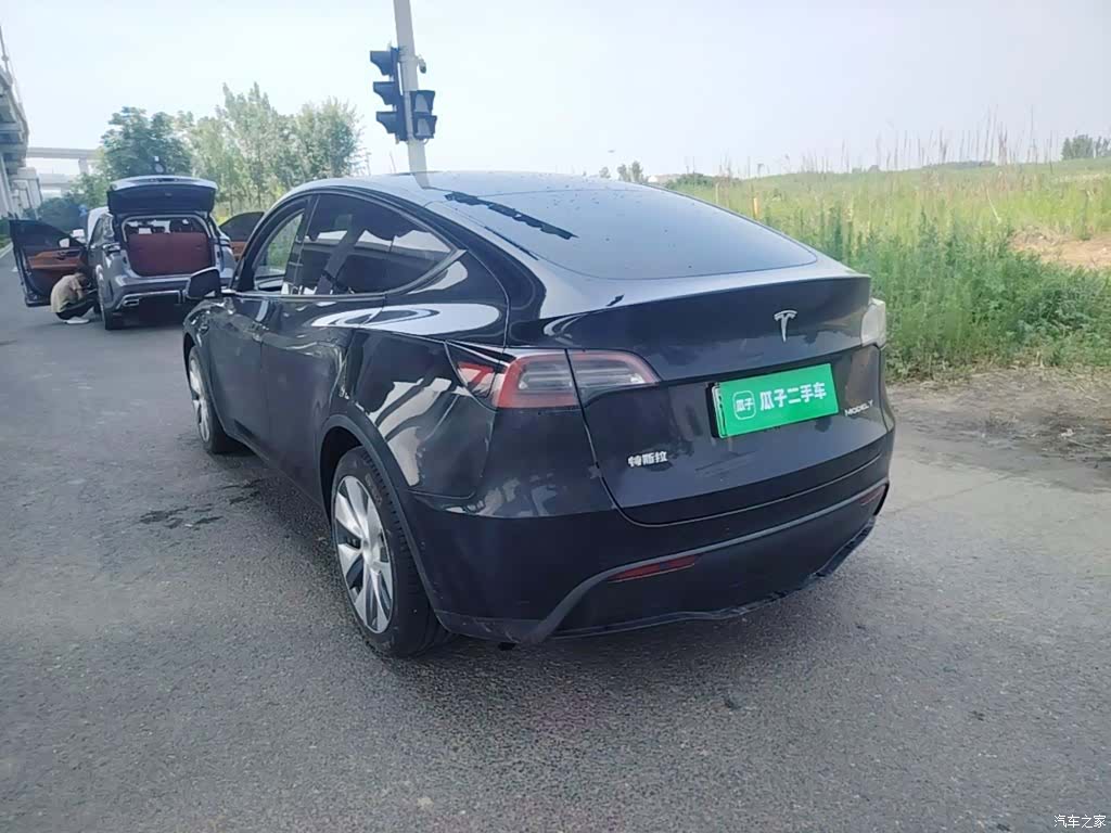 Tesla Model Y, 2023 все фото