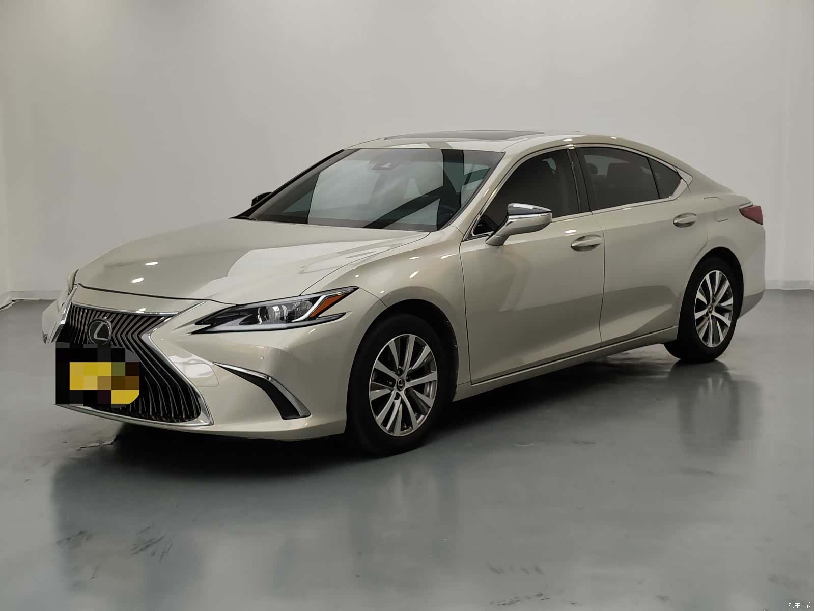 Lexus ES, 2019 1