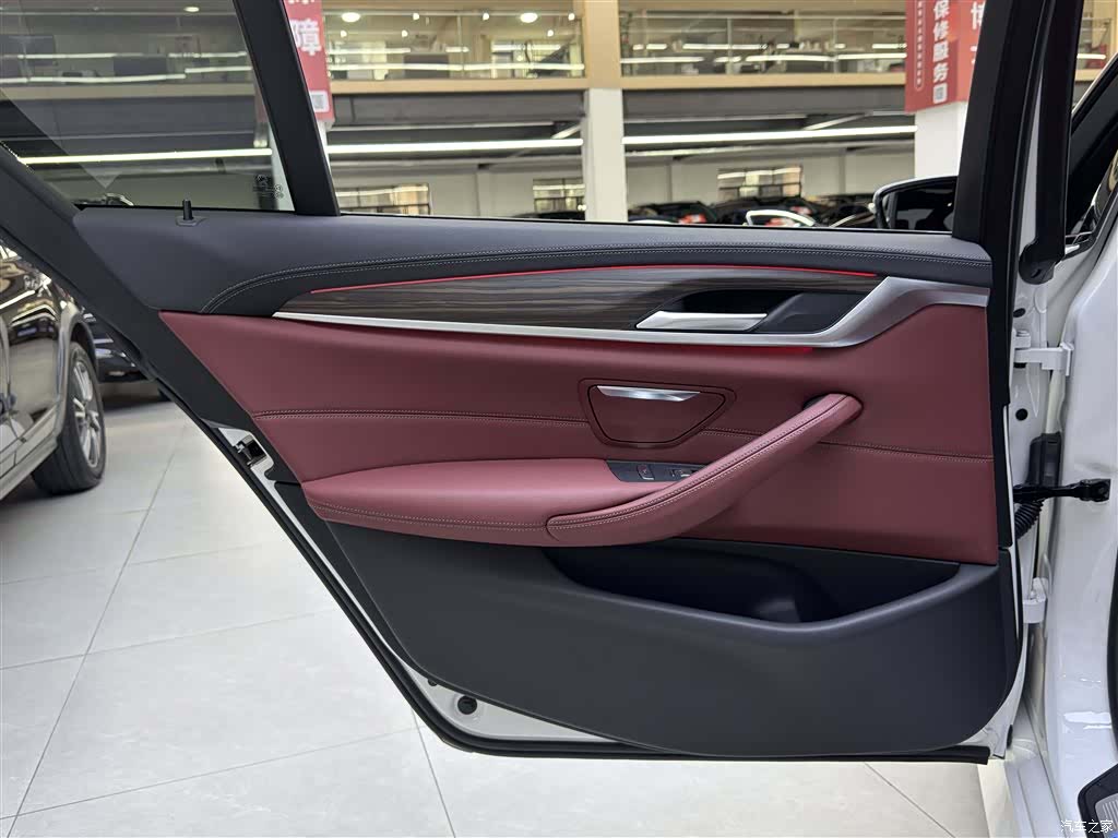 BMW 5 Series, 2022 14