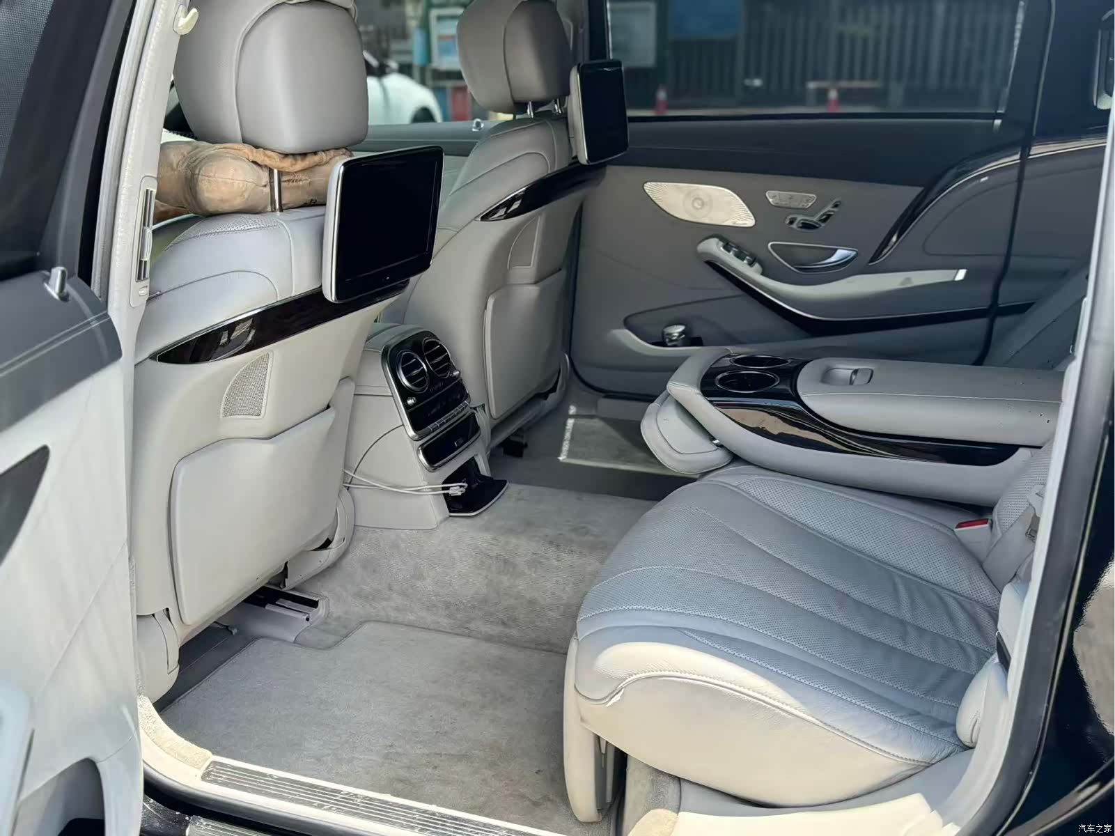 Maybach S-Class, 2015 4