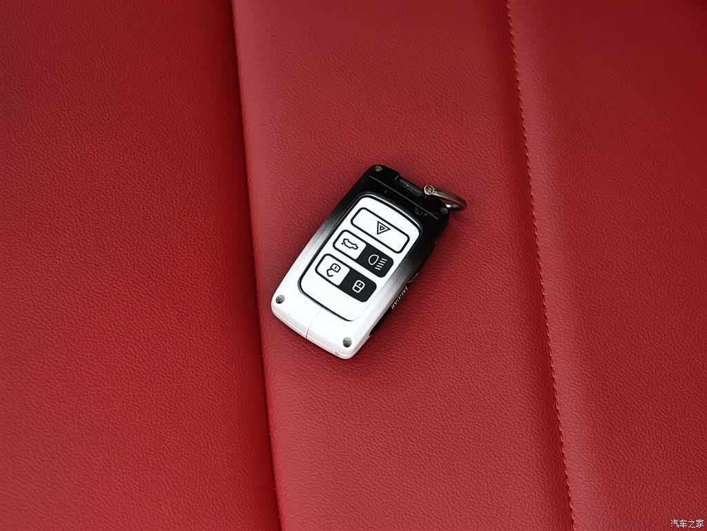 Land Rover XEL, 2025 12