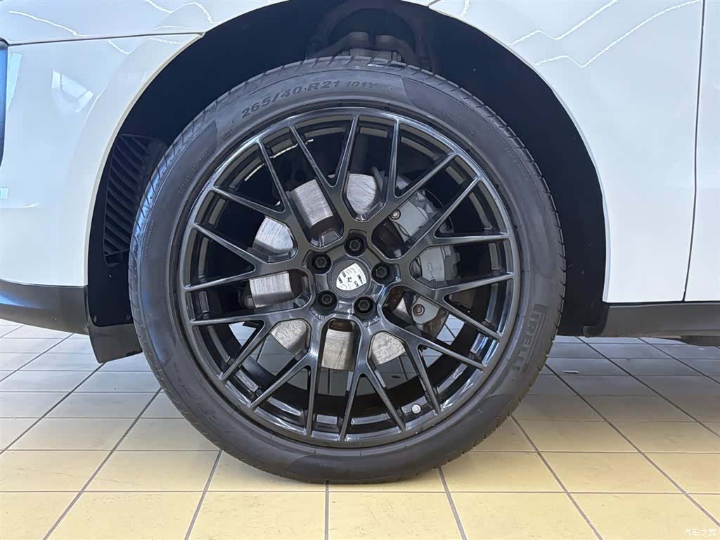 Porsche Macan, 2020 все фото