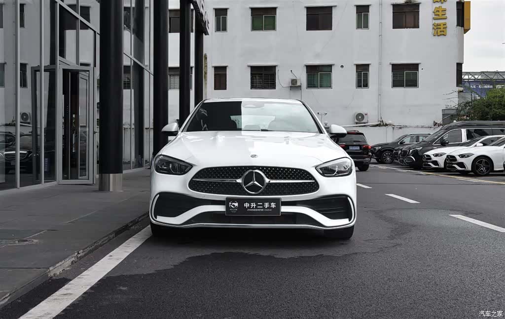 Mercedes-Benz C-Class, 2022 3