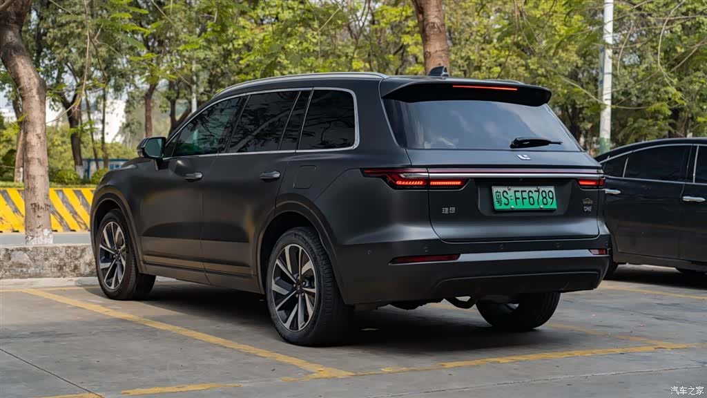Li Auto ONE, 2023 4