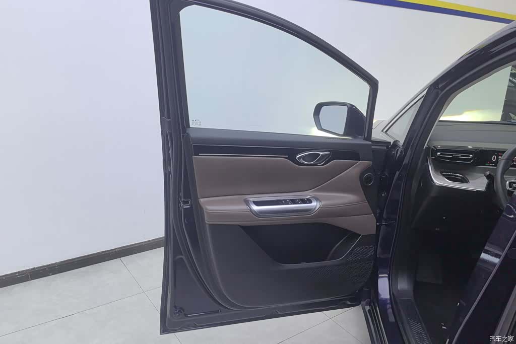 Trumpchi E8, 2023 7