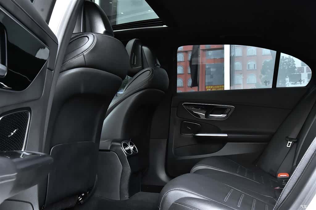 Mercedes-Benz C-Class, 2022 18