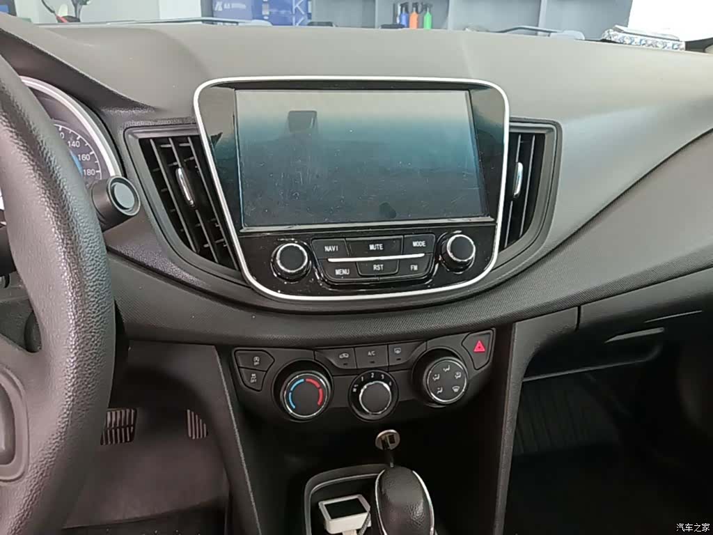 Chevrolet 320, 2018 13