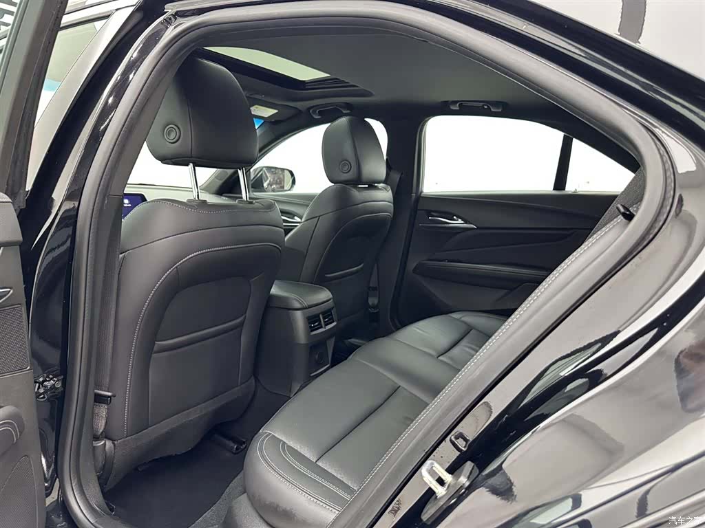 Cadillac CT4, 2023 23