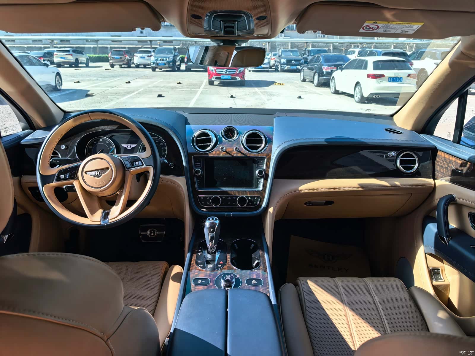 Bentley Bentayga, 2019 8