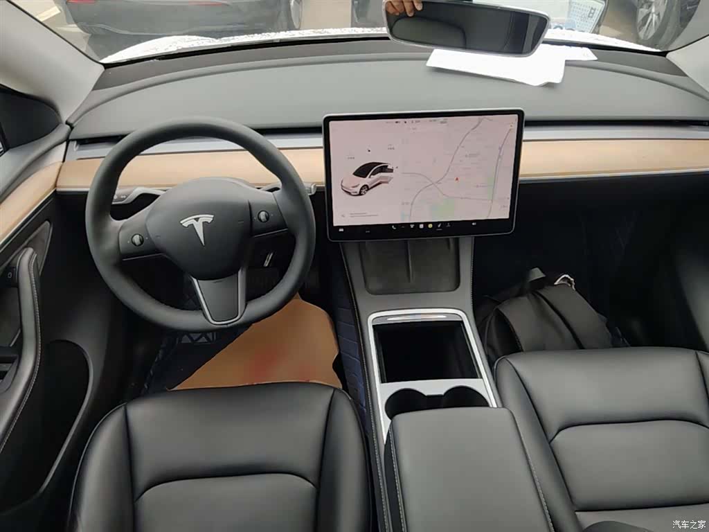 Tesla Model Y, 2021 10
