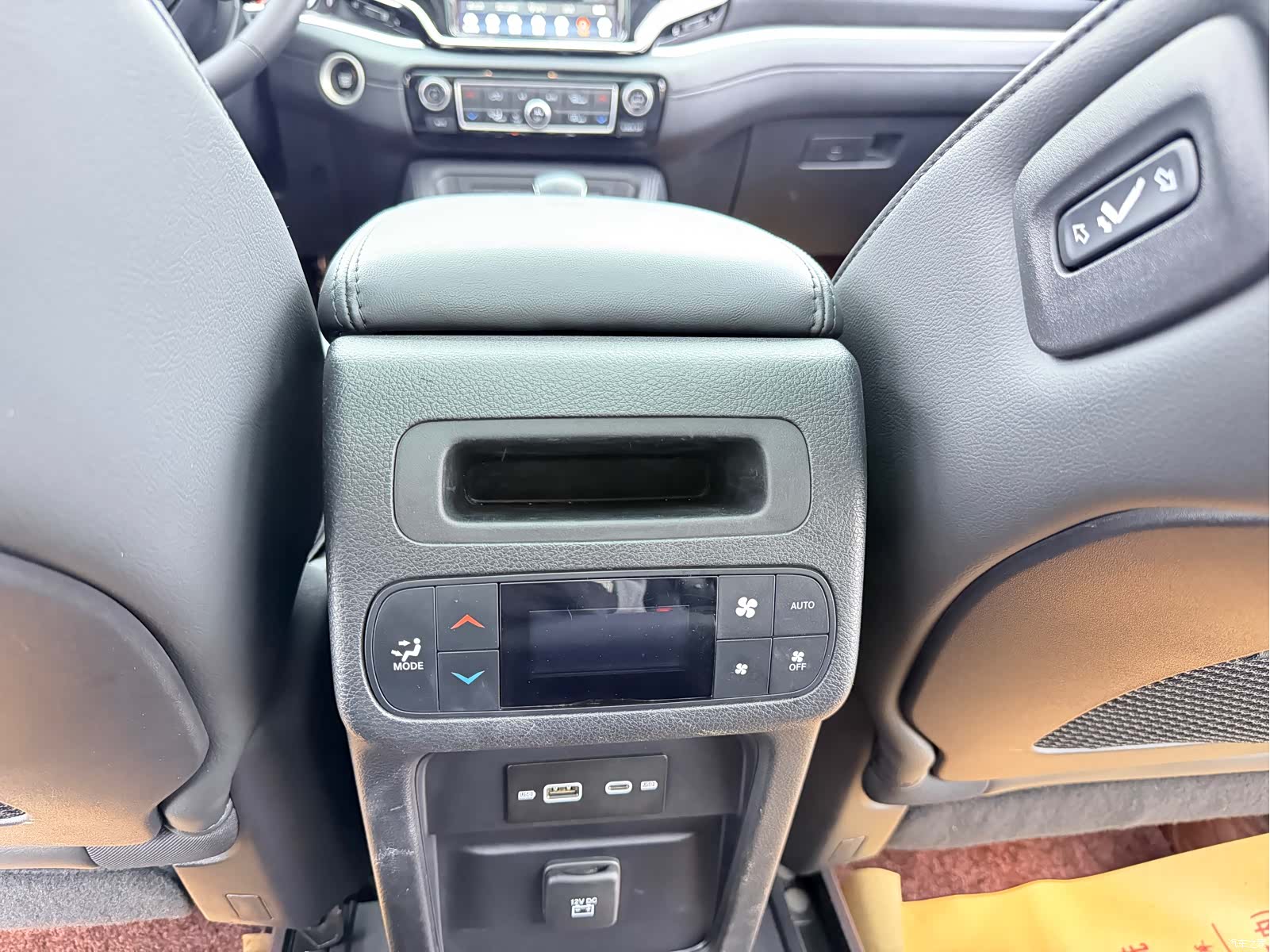 Jeep Grand Commander, 2022 15
