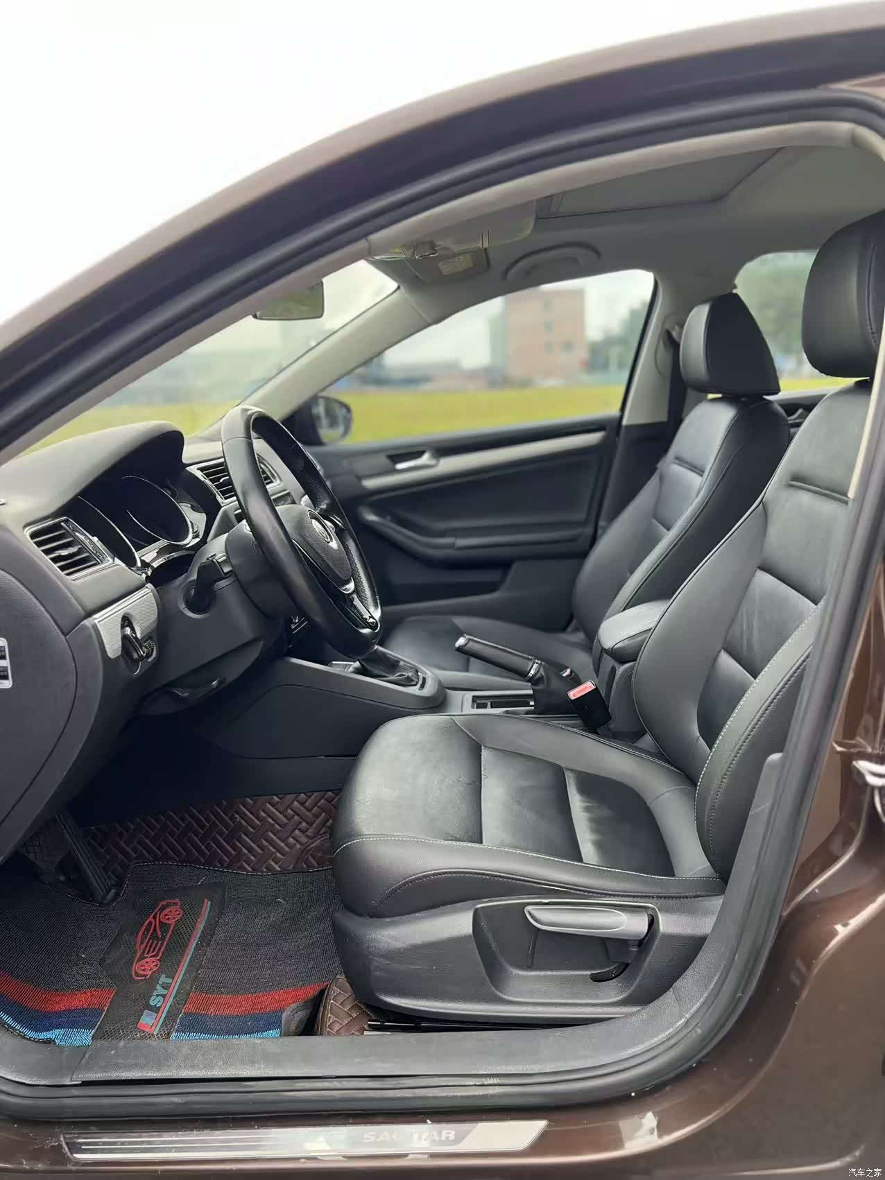 Volkswagen Sagitar, 2016 13