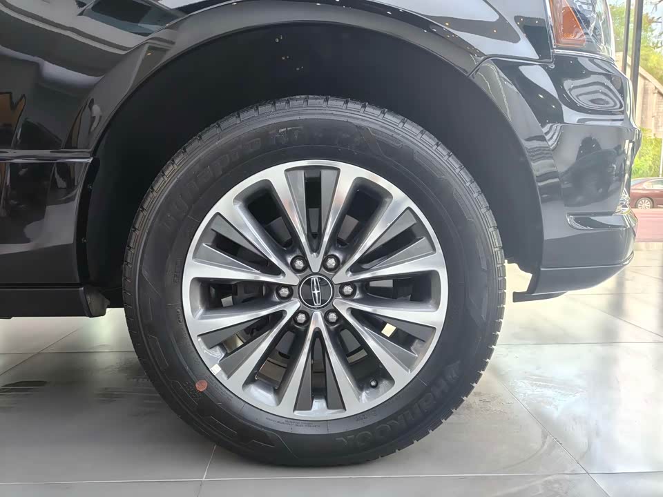 Lincoln Navigator