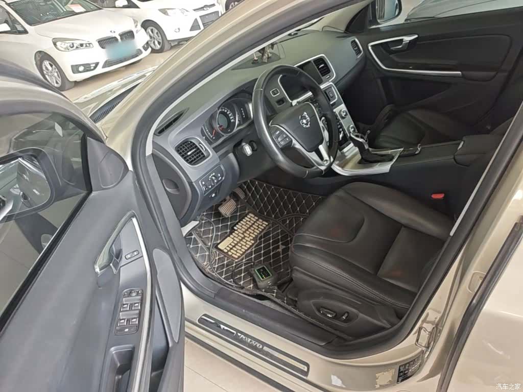 Volvo S60, 2017 16