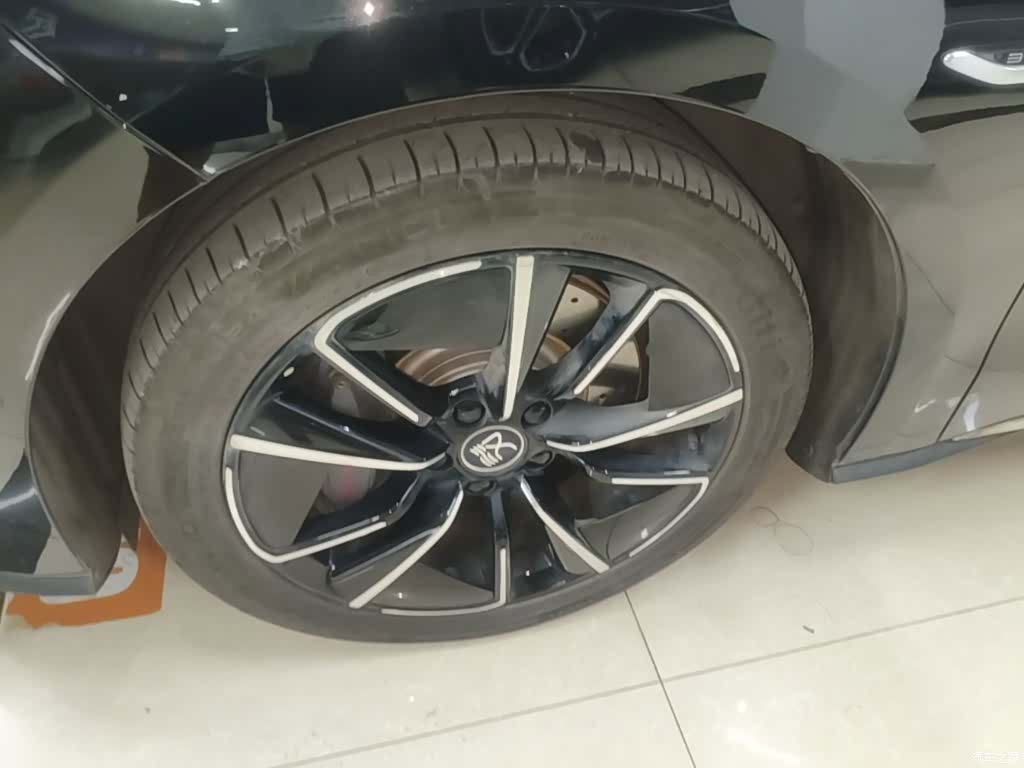 BYD Han, 2021 23