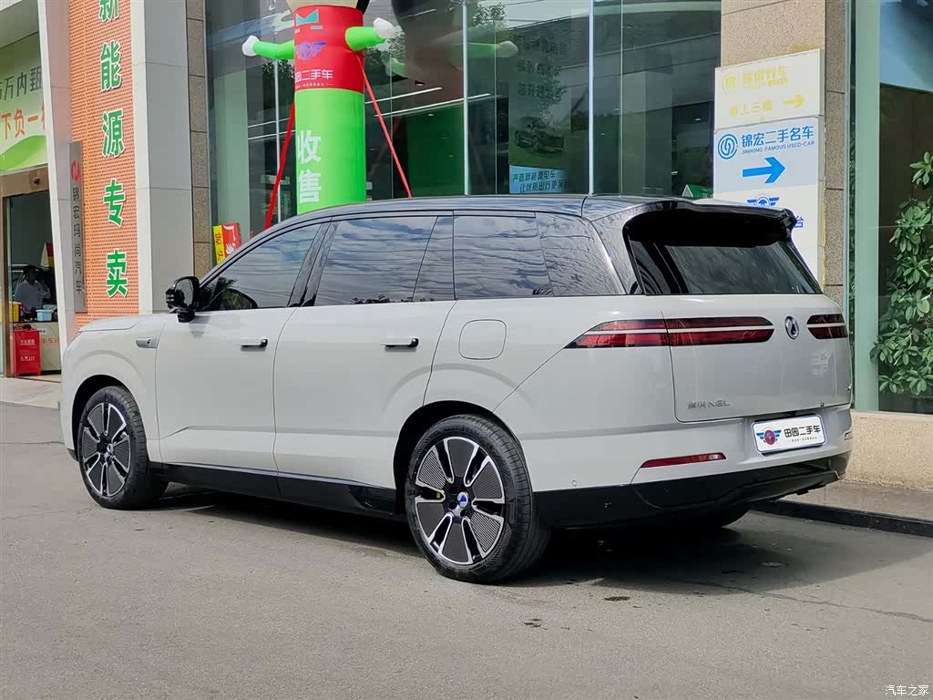 Denza N8, 2025 4