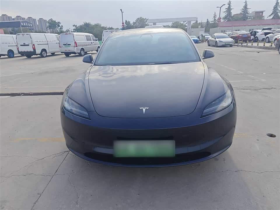 Tesla Model 3 Tesla Model 3