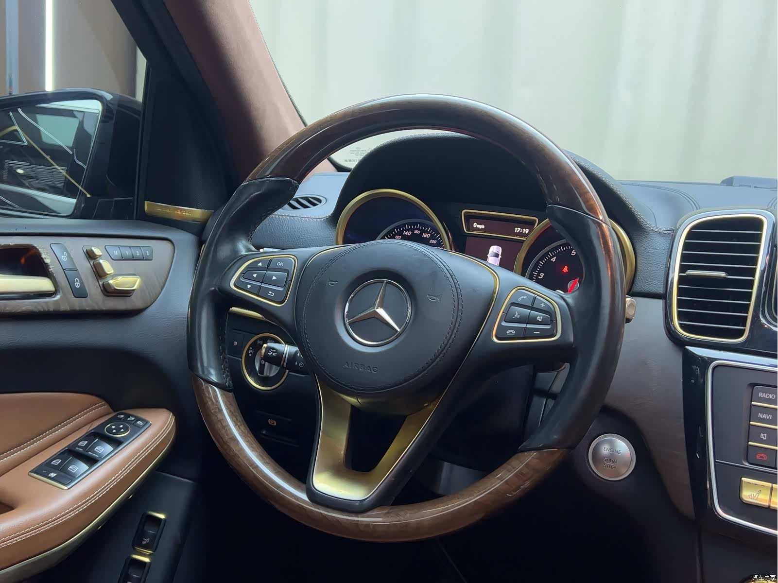 Mercedes-Benz GLS, 2017 12