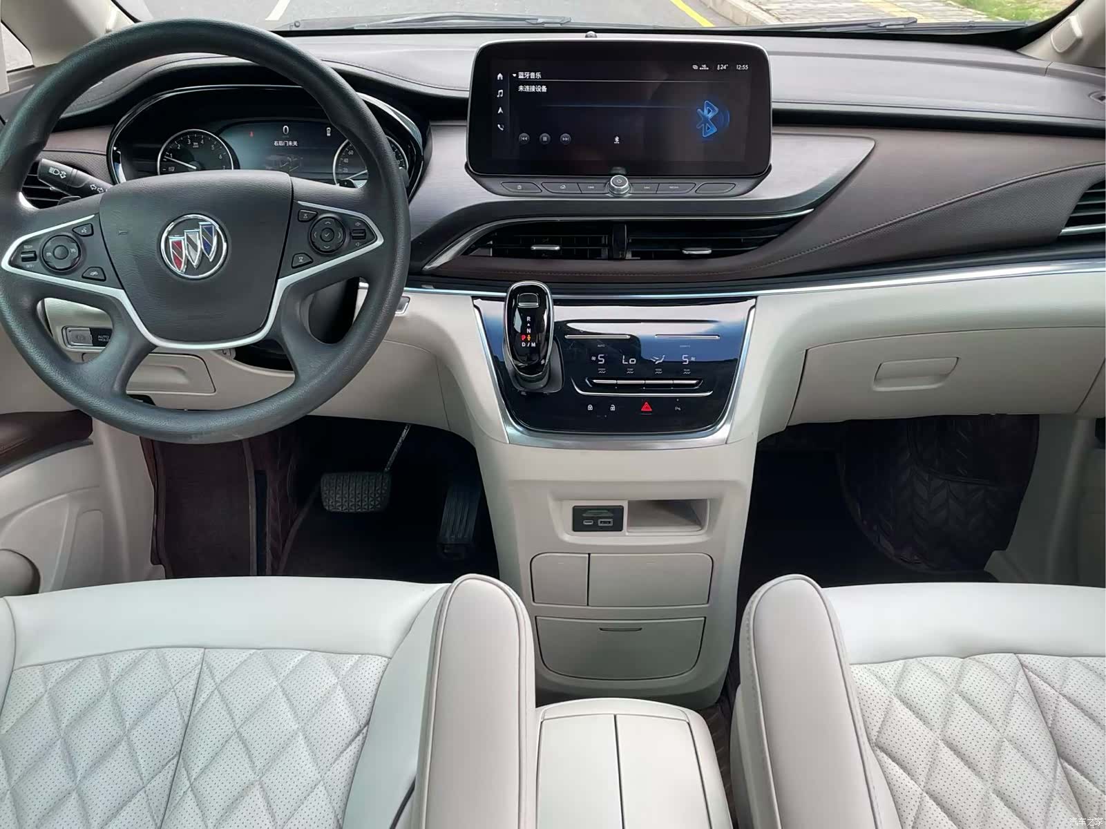 Buick GL8, 2023 3