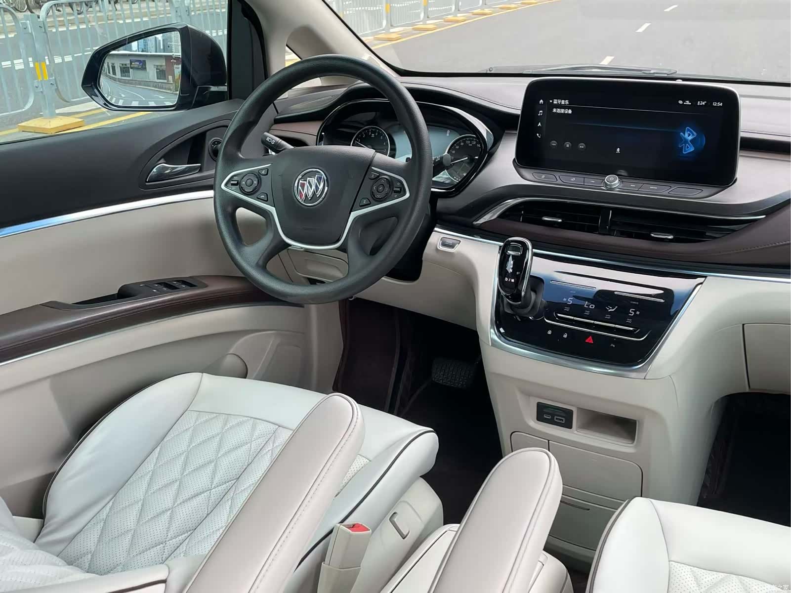 Buick GL8, 2023 4