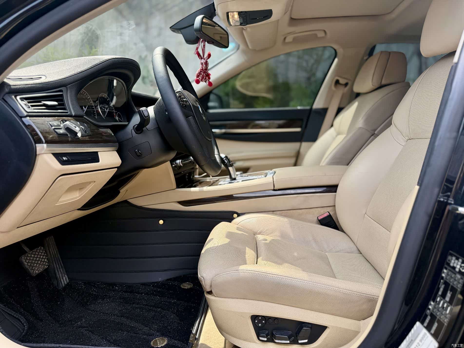 BMW 7 Series, 2009 4