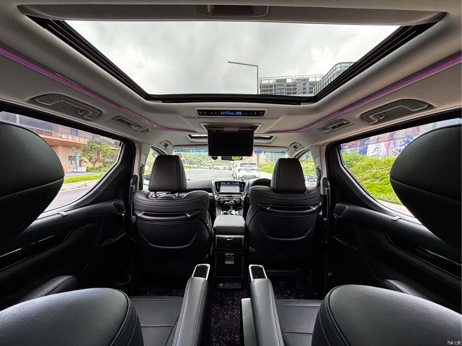 Toyota Alphard, 2019 12