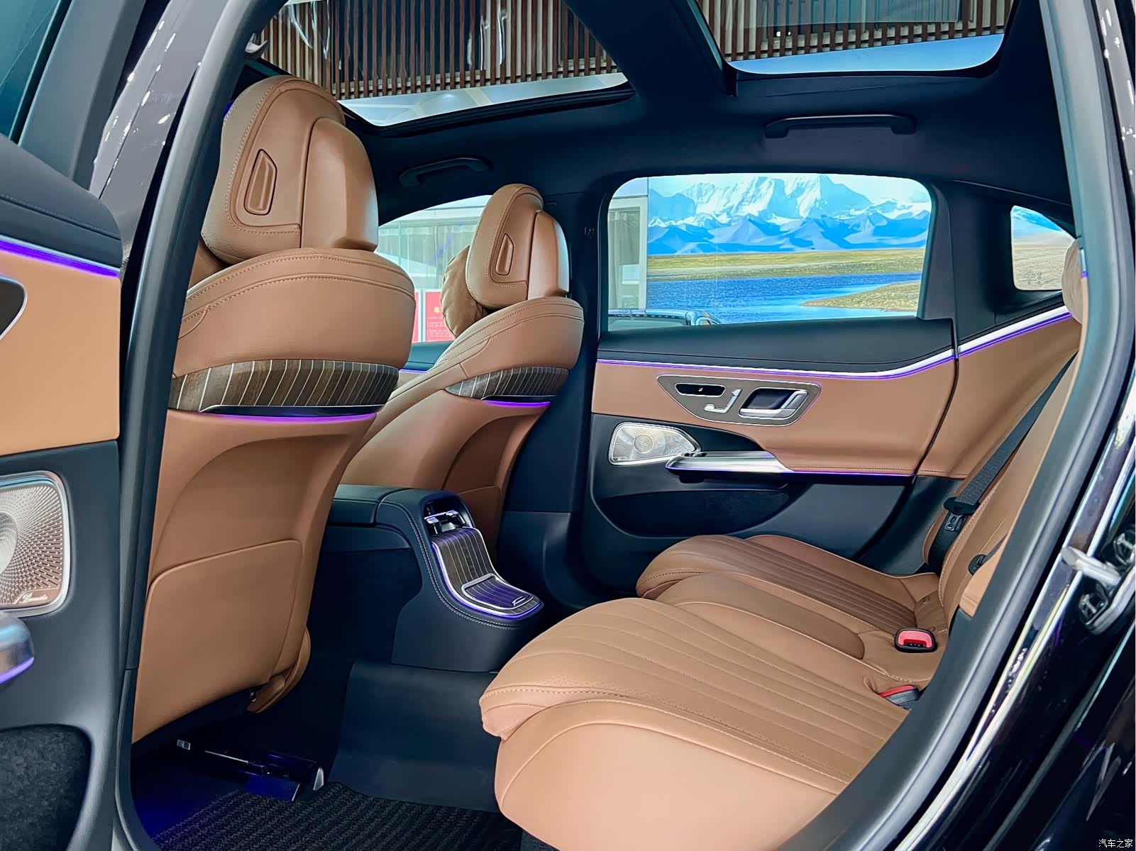 Mercedes-Benz E-Class, 2026 11