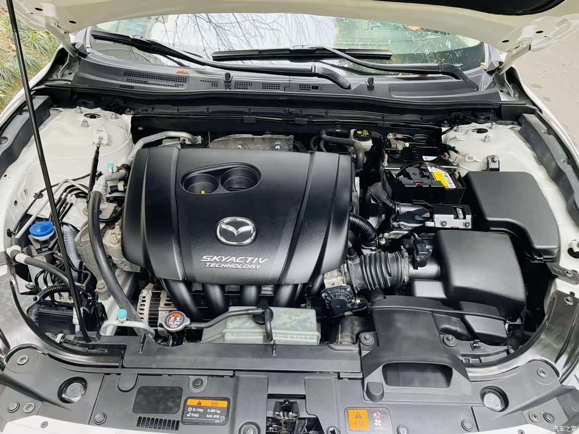 Mazda Mazda3, 2015 13