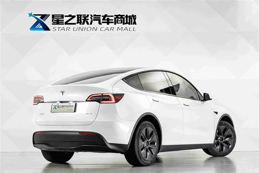 Tesla Model Y, 2024 7