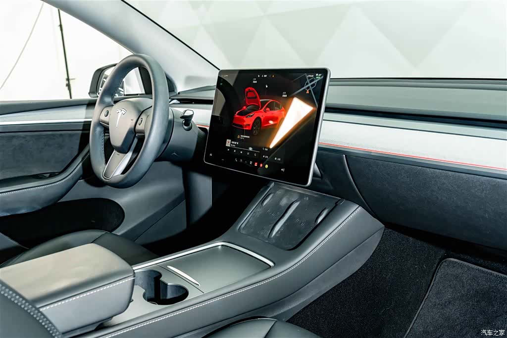 Tesla Model Y, 2024 19