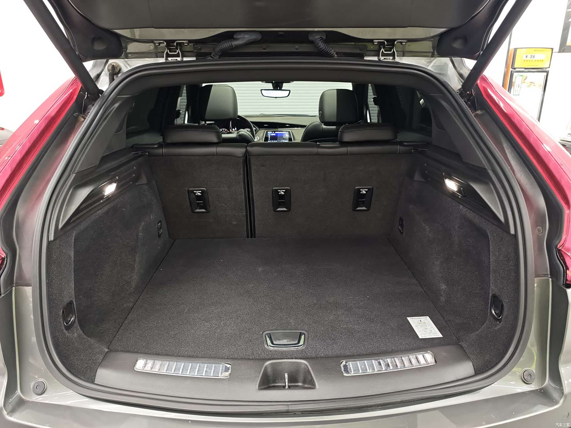 Cadillac XT4, 2019 12