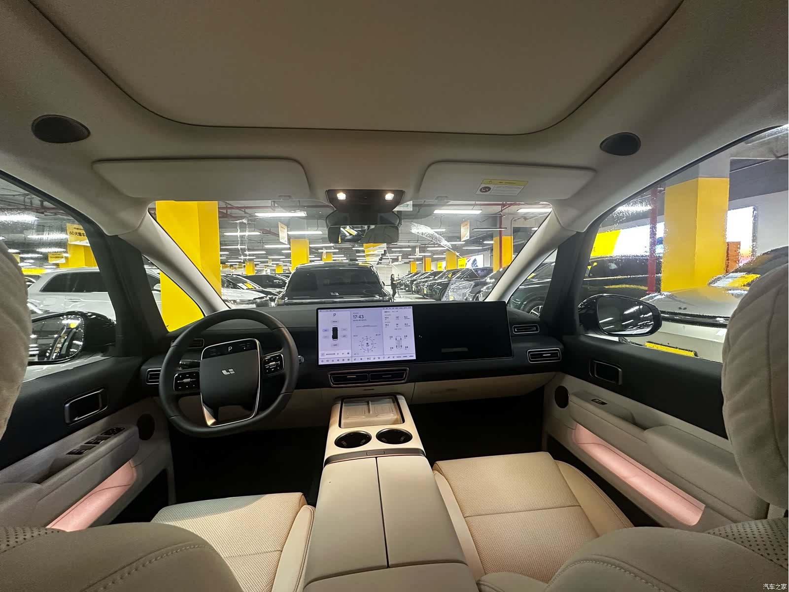 Li Auto MEGA, 2025 9
