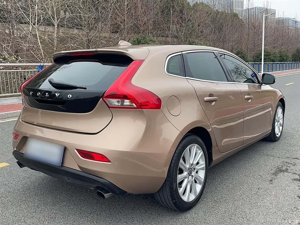Volvo V40, 2014 16