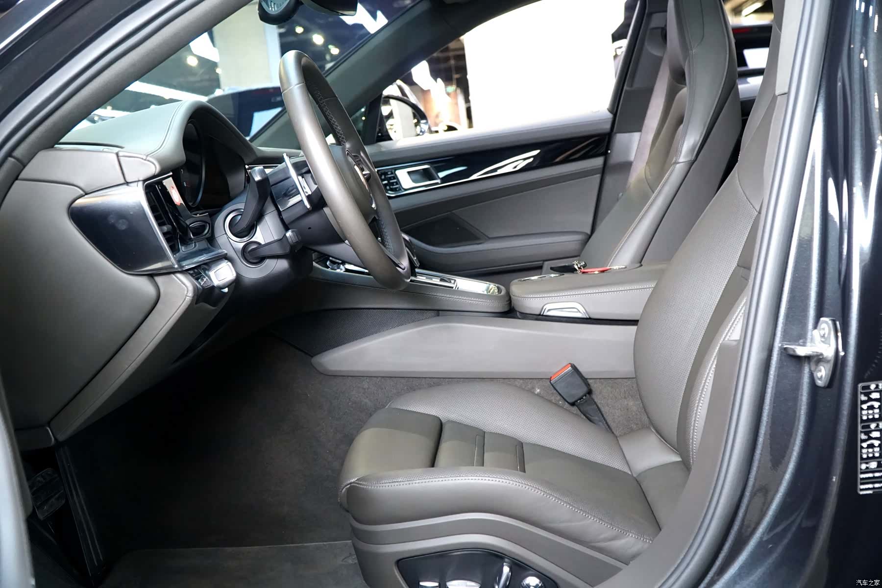 Porsche Panamera, 2021 11