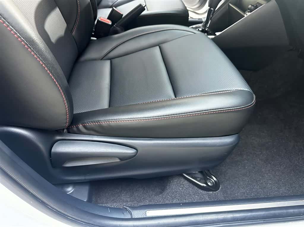 Toyota YARiS L, 2022 9