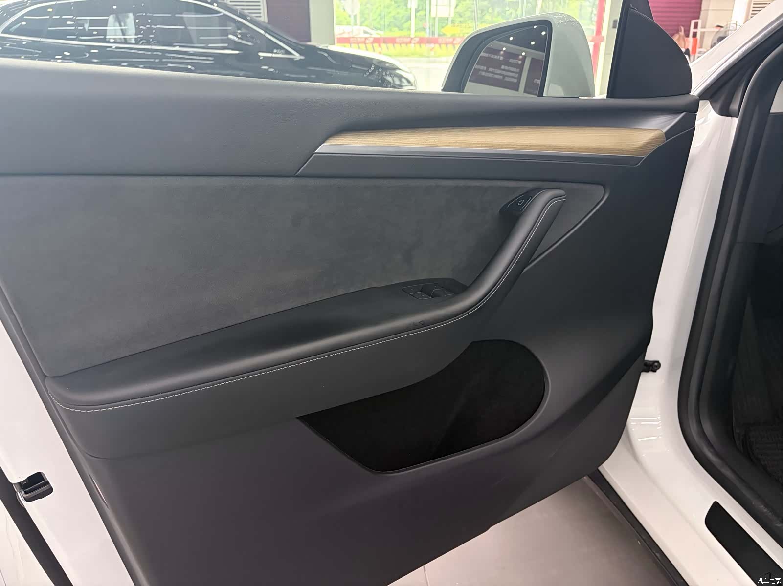 Tesla Model Y, 2023 12