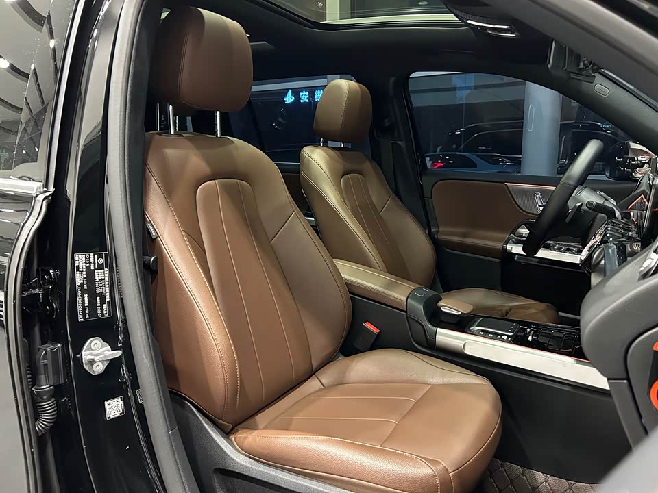 Mercedes-Benz GLB Mercedes-Benz GLB